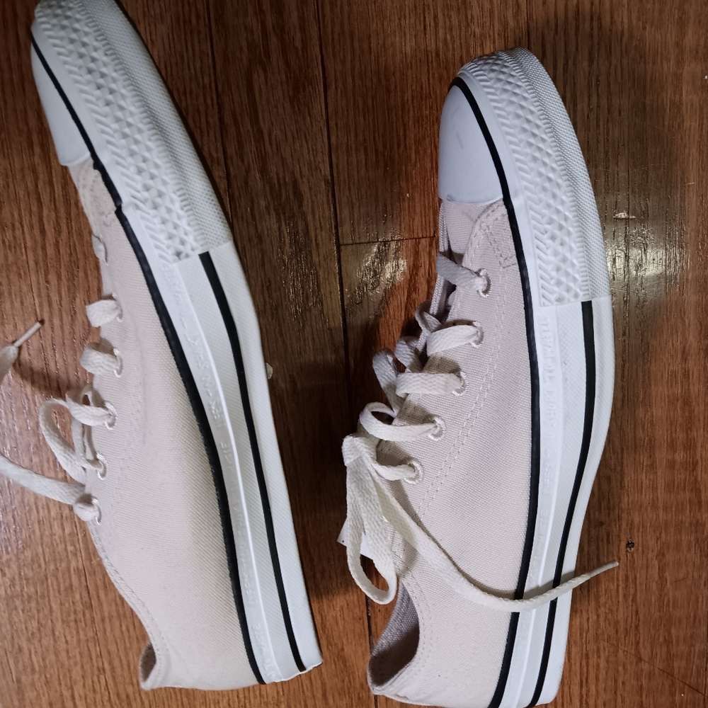 Converse - Picture 3 of 6